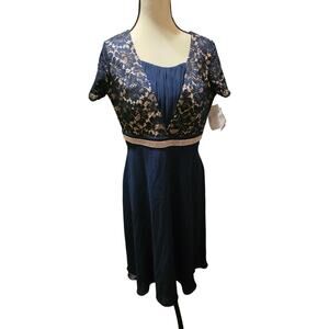 Navy Lace & Chiffon Cocktail Dress – Size  (Estimated M/L)